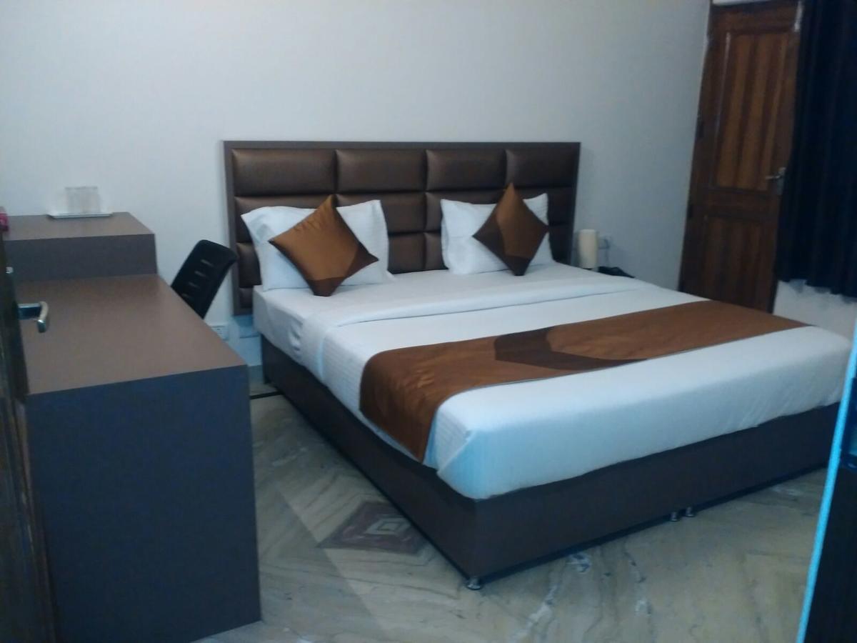 Casa Meera Noida Exteriör bild