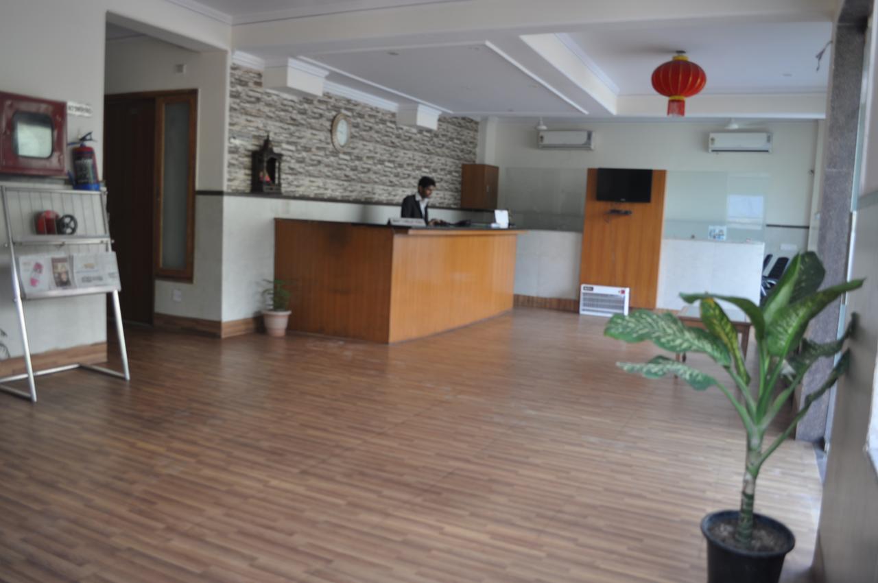 Casa Meera Noida Exteriör bild